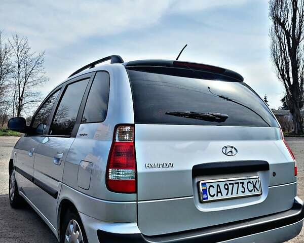 Серый Хендай Матрикс, объемом двигателя 1.6 л и пробегом 200 тыс. км за 4500 $, фото 3 на Automoto.ua