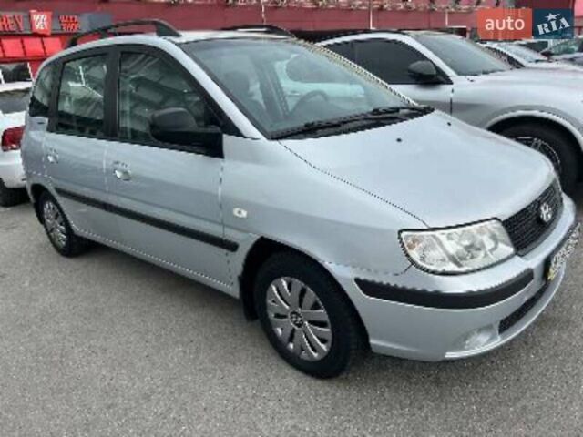 Серый Хендай Матрикс, объемом двигателя 1.6 л и пробегом 205 тыс. км за 3500 $, фото 3 на Automoto.ua