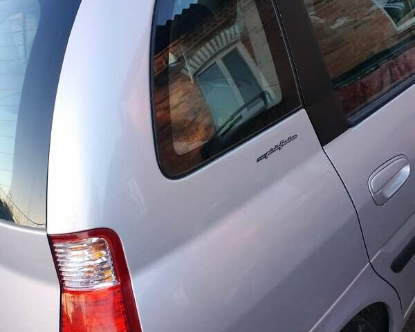 Сірий Хендай Матрікс, об'ємом двигуна 1.6 л та пробігом 182 тис. км за 3600 $, фото 1 на Automoto.ua