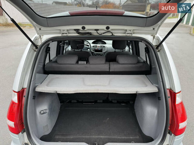 Сірий Хендай Матрікс, об'ємом двигуна 1.6 л та пробігом 147 тис. км за 4800 $, фото 38 на Automoto.ua