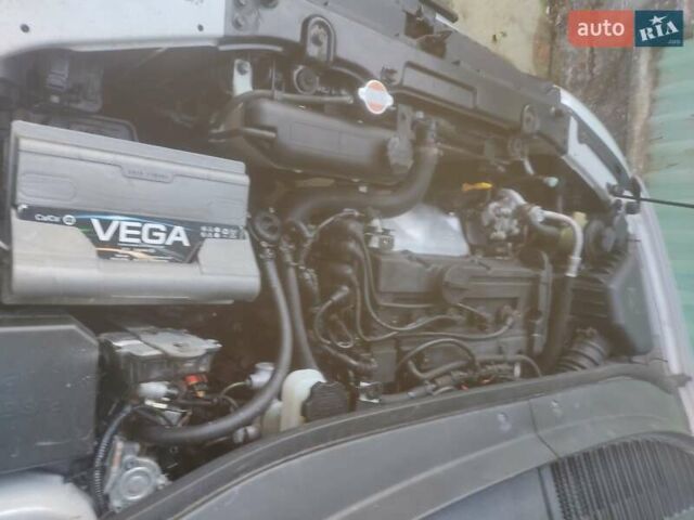 Серый Хендай Матрикс, объемом двигателя 1.6 л и пробегом 183 тыс. км за 3650 $, фото 14 на Automoto.ua