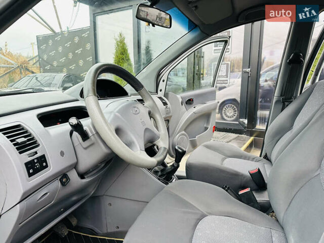 Сірий Хендай Матрікс, об'ємом двигуна 1.6 л та пробігом 220 тис. км за 4300 $, фото 12 на Automoto.ua