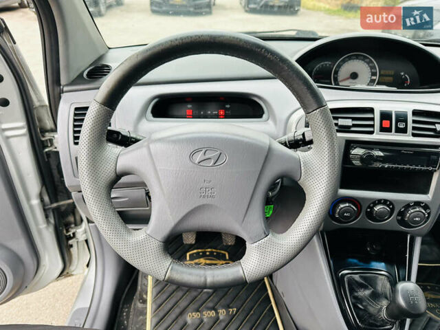 Сірий Хендай Матрікс, об'ємом двигуна 1.6 л та пробігом 220 тис. км за 4300 $, фото 25 на Automoto.ua