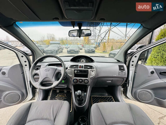 Сірий Хендай Матрікс, об'ємом двигуна 1.6 л та пробігом 220 тис. км за 4300 $, фото 18 на Automoto.ua