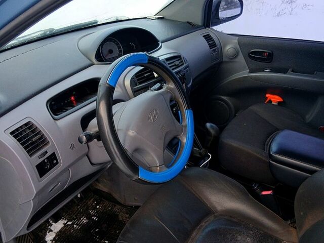 Сірий Хендай Матрікс, об'ємом двигуна 1.6 л та пробігом 340 тис. км за 2700 $, фото 5 на Automoto.ua