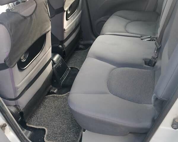 Сірий Хендай Матрікс, об'ємом двигуна 1.6 л та пробігом 182 тис. км за 3500 $, фото 12 на Automoto.ua