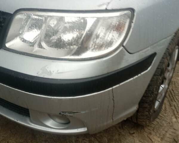 Серый Хендай Матрикс, объемом двигателя 1.8 л и пробегом 220 тыс. км за 3900 $, фото 2 на Automoto.ua