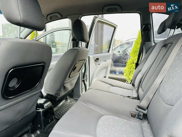 Сірий Хендай Матрікс, об'ємом двигуна 1.6 л та пробігом 220 тис. км за 4300 $, фото 15 на Automoto.ua