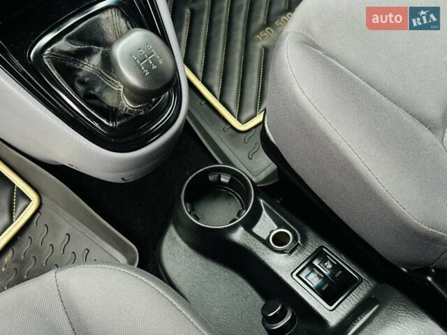 Сірий Хендай Матрікс, об'ємом двигуна 1.6 л та пробігом 220 тис. км за 4300 $, фото 28 на Automoto.ua
