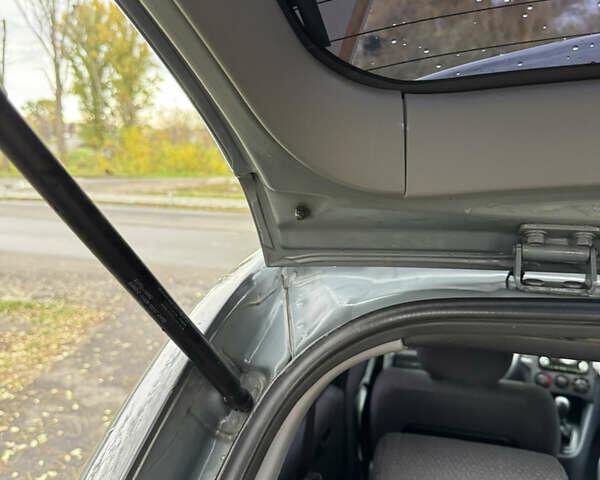 Сірий Хендай Матрікс, об'ємом двигуна 1.6 л та пробігом 130 тис. км за 3700 $, фото 7 на Automoto.ua