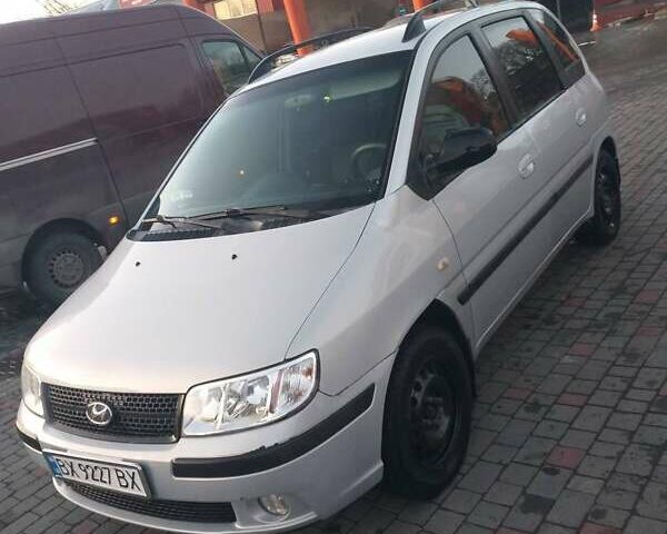 Серый Хендай Матрикс, объемом двигателя 1.8 л и пробегом 177 тыс. км за 5700 $, фото 1 на Automoto.ua