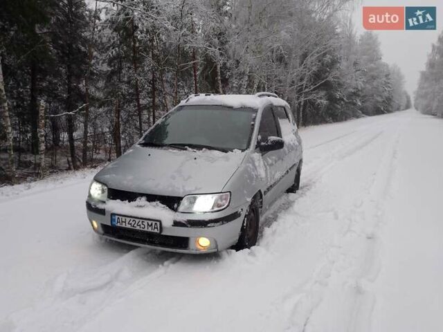 Сірий Хендай Матрікс, об'ємом двигуна 1.6 л та пробігом 150 тис. км за 4200 $, фото 1 на Automoto.ua