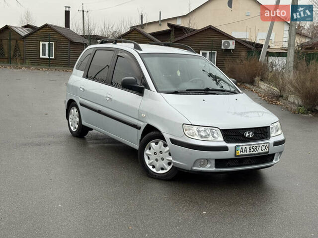 Сірий Хендай Матрікс, об'ємом двигуна 1.6 л та пробігом 147 тис. км за 4800 $, фото 1 на Automoto.ua