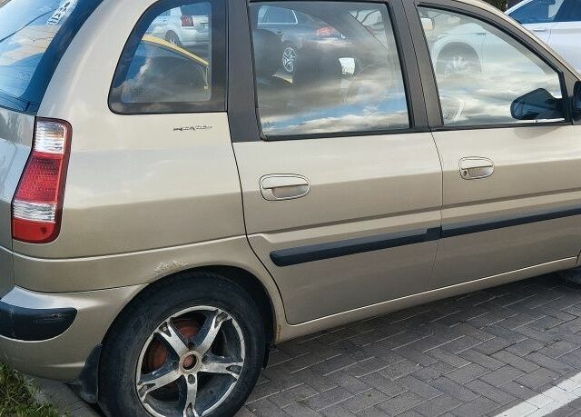 Хендай Матрикс 2007 в Черноморске (Ильичевске) на Automoto.ua Серый Хендай Матрикс, объемом двигателя 0 л и пробегом 180 тыс. км за 3500 $, фото 1 на Automoto.ua