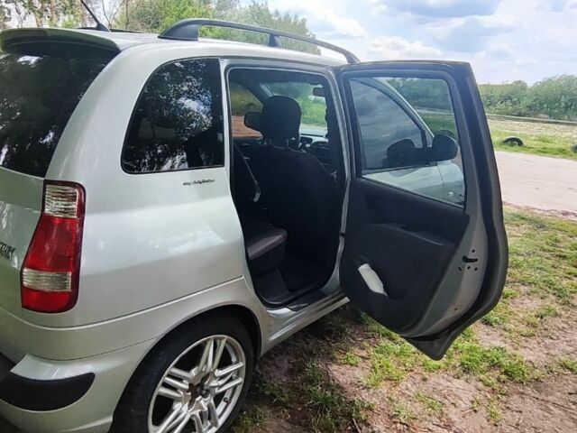 Сірий Хендай Матрікс, об'ємом двигуна 1.6 л та пробігом 214 тис. км за 3700 $, фото 4 на Automoto.ua