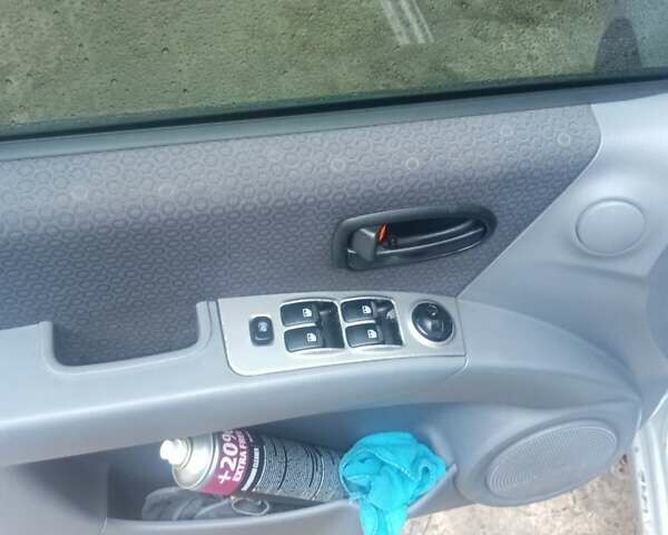 Серый Хендай Матрикс, объемом двигателя 1.8 л и пробегом 220 тыс. км за 3900 $, фото 9 на Automoto.ua