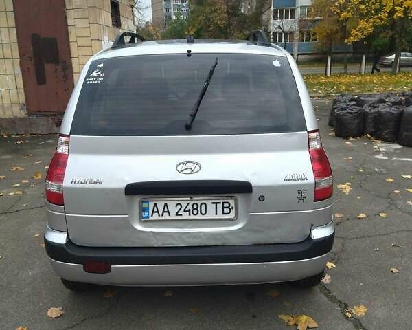 Сірий Хендай Матрікс, об'ємом двигуна 1.6 л та пробігом 393 тис. км за 2999 $, фото 2 на Automoto.ua