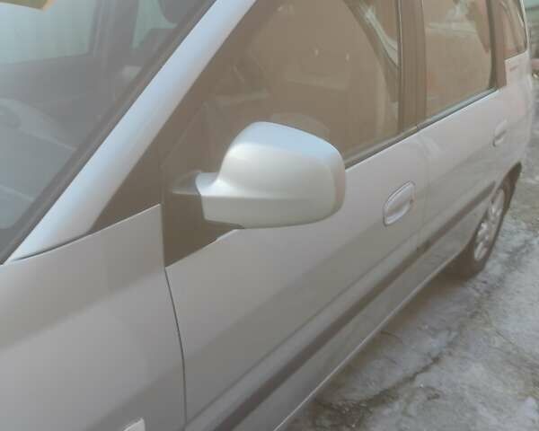 Серый Хендай Матрикс, объемом двигателя 1.6 л и пробегом 183 тыс. км за 3650 $, фото 3 на Automoto.ua