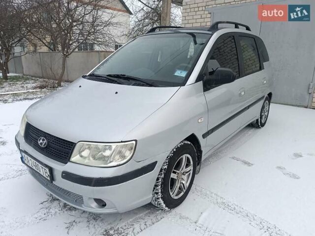 Серый Хендай Матрикс, объемом двигателя 1.6 л и пробегом 400 тыс. км за 2900 $, фото 2 на Automoto.ua