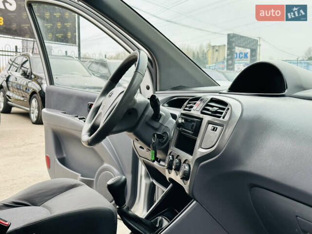 Сірий Хендай Матрікс, об'ємом двигуна 1.6 л та пробігом 220 тис. км за 4300 $, фото 22 на Automoto.ua