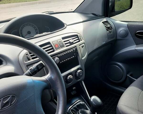 Серый Хендай Матрикс, объемом двигателя 1.6 л и пробегом 200 тыс. км за 4500 $, фото 16 на Automoto.ua