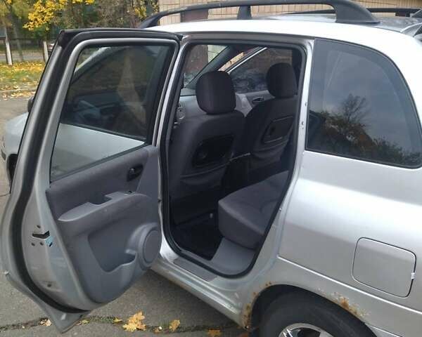 Сірий Хендай Матрікс, об'ємом двигуна 1.6 л та пробігом 393 тис. км за 2999 $, фото 4 на Automoto.ua