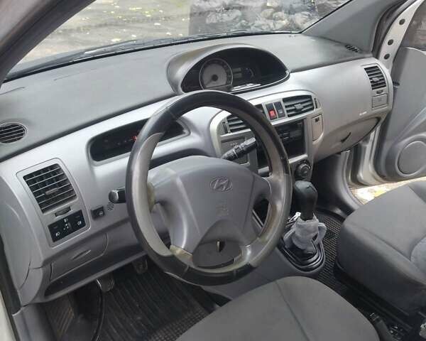 Сірий Хендай Матрікс, об'ємом двигуна 1.6 л та пробігом 393 тис. км за 2999 $, фото 14 на Automoto.ua