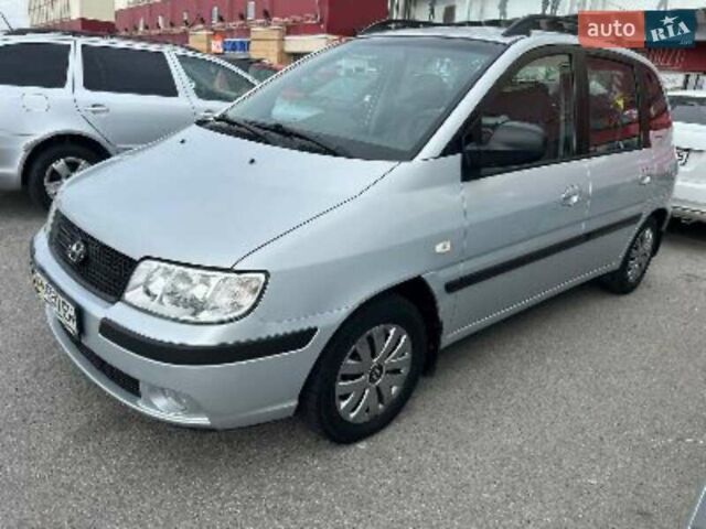 Серый Хендай Матрикс, объемом двигателя 1.6 л и пробегом 205 тыс. км за 3500 $, фото 1 на Automoto.ua