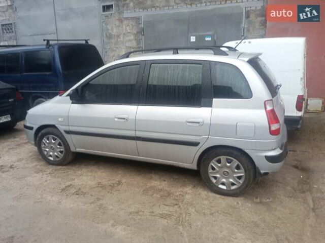 Серый Хендай Матрикс, объемом двигателя 1.8 л и пробегом 220 тыс. км за 3900 $, фото 1 на Automoto.ua