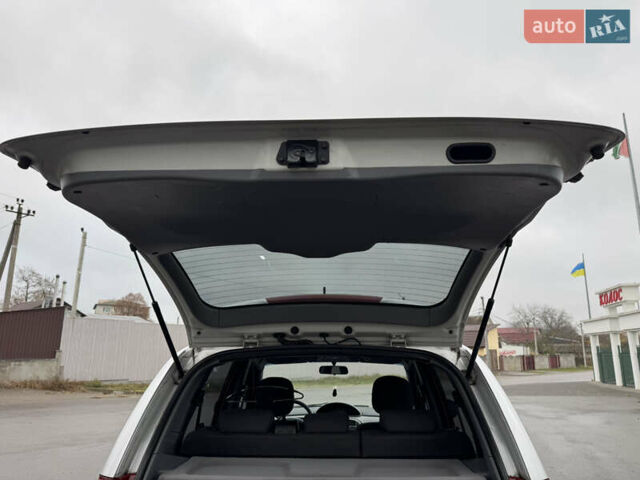 Сірий Хендай Матрікс, об'ємом двигуна 1.6 л та пробігом 147 тис. км за 4800 $, фото 43 на Automoto.ua