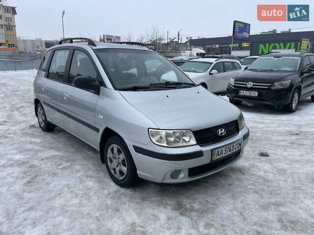 Серый Хендай Матрикс, объемом двигателя 1.6 л и пробегом 332 тыс. км за 2999 $, фото 1 на Automoto.ua