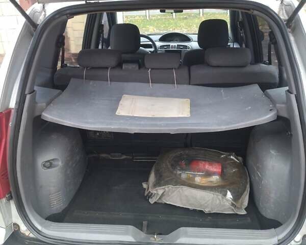 Сірий Хендай Матрікс, об'ємом двигуна 1.6 л та пробігом 393 тис. км за 2999 $, фото 12 на Automoto.ua