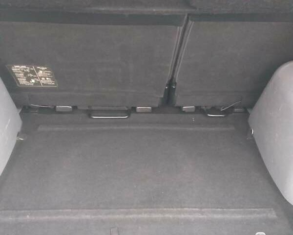 Серый Хендай Матрикс, объемом двигателя 1.8 л и пробегом 177 тыс. км за 5700 $, фото 10 на Automoto.ua