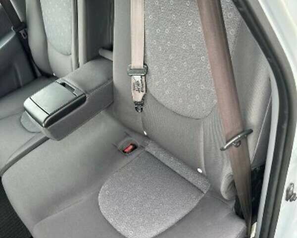 Серый Хендай Матрикс, объемом двигателя 1.6 л и пробегом 205 тыс. км за 3500 $, фото 4 на Automoto.ua