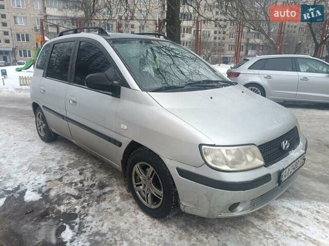 Серый Хендай Матрикс, объемом двигателя 1.6 л и пробегом 400 тыс. км за 2500 $, фото 2 на Automoto.ua