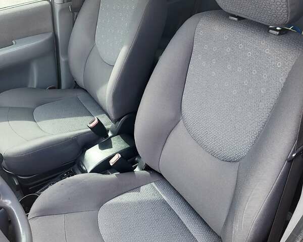 Серый Хендай Матрикс, объемом двигателя 1.6 л и пробегом 200 тыс. км за 4500 $, фото 17 на Automoto.ua