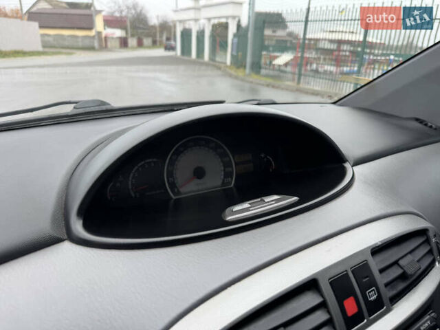 Сірий Хендай Матрікс, об'ємом двигуна 1.6 л та пробігом 147 тис. км за 4800 $, фото 41 на Automoto.ua