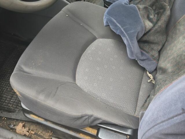 Сірий Хендай Матрікс, об'ємом двигуна 1.6 л та пробігом 200 тис. км за 1300 $, фото 6 на Automoto.ua