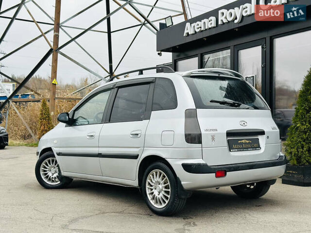 Сірий Хендай Матрікс, об'ємом двигуна 1.6 л та пробігом 220 тис. км за 4300 $, фото 3 на Automoto.ua