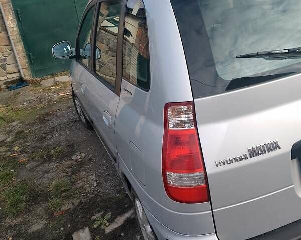 Сірий Хендай Матрікс, об'ємом двигуна 1.6 л та пробігом 182 тис. км за 3500 $, фото 3 на Automoto.ua