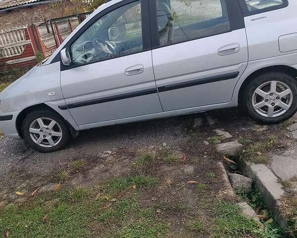 Сірий Хендай Матрікс, об'ємом двигуна 1.6 л та пробігом 182 тис. км за 3500 $, фото 1 на Automoto.ua