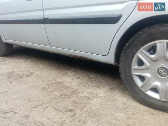 Серый Хендай Матрикс, объемом двигателя 1.8 л и пробегом 220 тыс. км за 3900 $, фото 3 на Automoto.ua