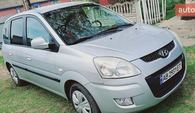 Серый Хендай Матрикс, объемом двигателя 1.6 л и пробегом 225 тыс. км за 4900 $, фото 3 на Automoto.ua