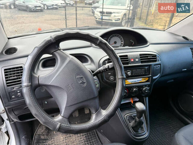 Сірий Хендай Матрікс, об'ємом двигуна 1.6 л та пробігом 232 тис. км за 6400 $, фото 6 на Automoto.ua