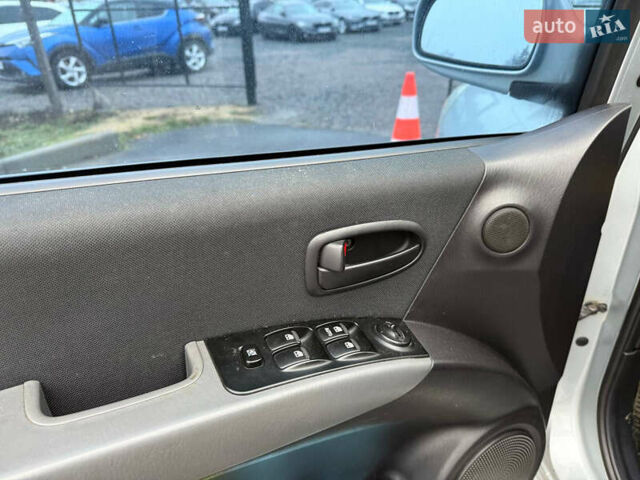 Сірий Хендай Матрікс, об'ємом двигуна 1.6 л та пробігом 232 тис. км за 6400 $, фото 9 на Automoto.ua