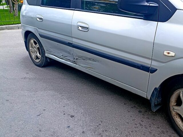 Сірий Хендай Матрікс, об'ємом двигуна 1.6 л та пробігом 152 тис. км за 3200 $, фото 6 на Automoto.ua