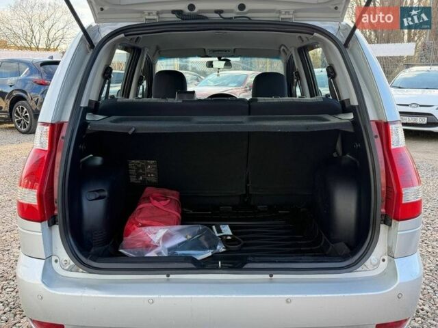 Сірий Хендай Матрікс, об'ємом двигуна 1.5 л та пробігом 275 тис. км за 5700 $, фото 22 на Automoto.ua