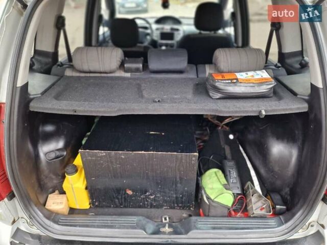 Серый Хендай Матрикс, объемом двигателя 1.6 л и пробегом 277 тыс. км за 5500 $, фото 13 на Automoto.ua