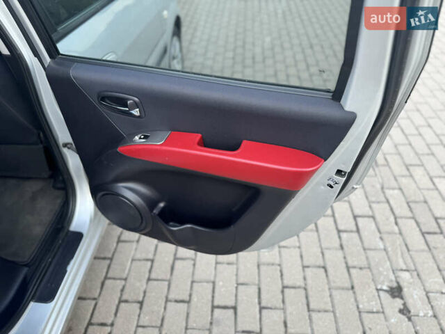 Серый Хендай Матрикс, объемом двигателя 1.6 л и пробегом 270 тыс. км за 6250 $, фото 31 на Automoto.ua