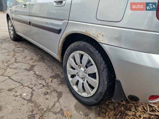 Серый Хендай Матрикс, объемом двигателя 1.6 л и пробегом 277 тыс. км за 5500 $, фото 19 на Automoto.ua